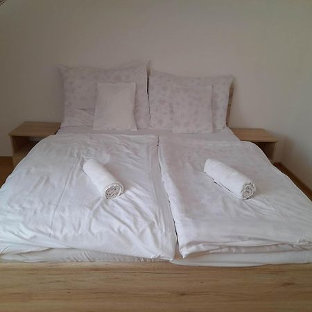 Kemences Fogado Bed & Breakfast Tardos Exterior photo
