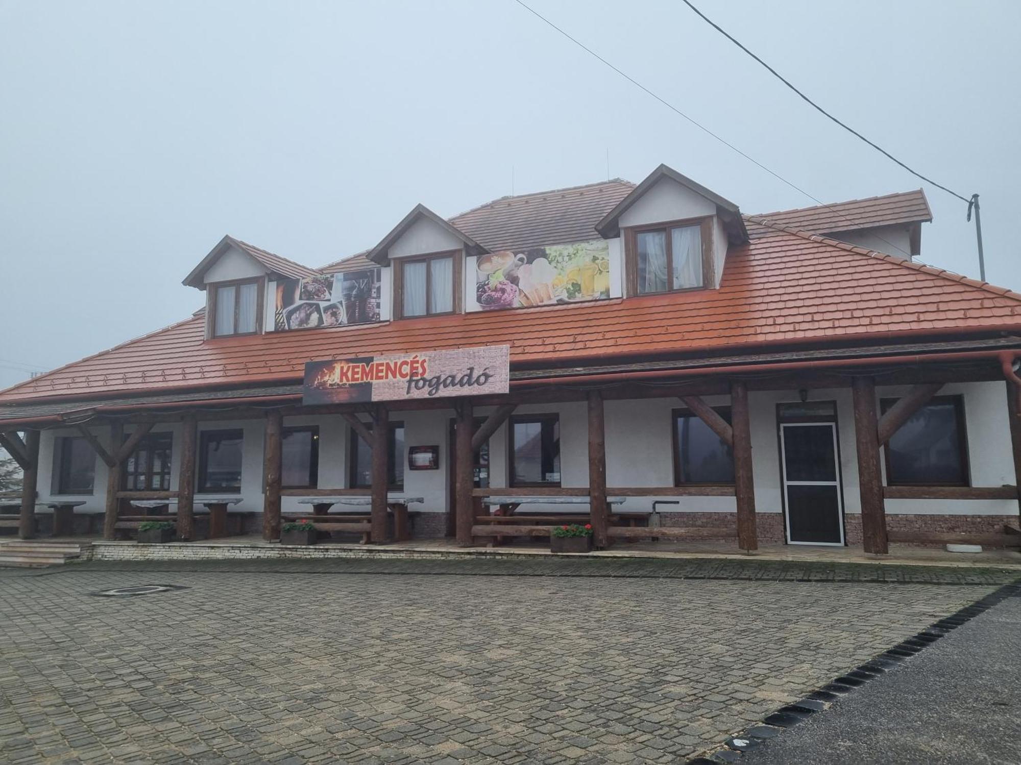 Kemences Fogado Bed & Breakfast Tardos Exterior photo