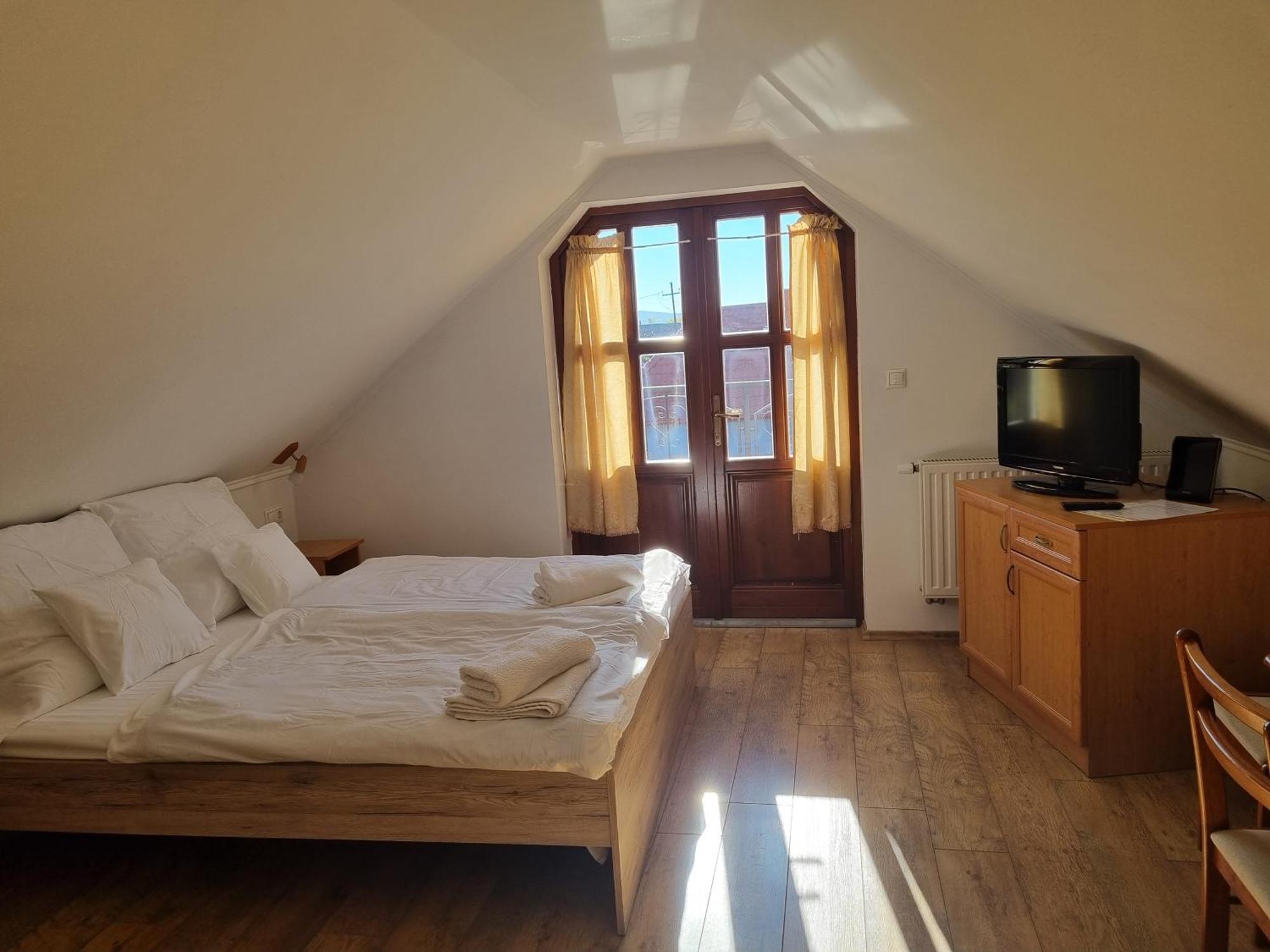 Kemences Fogado Bed & Breakfast Tardos Exterior photo